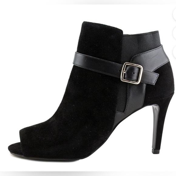 NEW Marc Fisher Suede Booties - 9.5 - Picture 2 of 7
